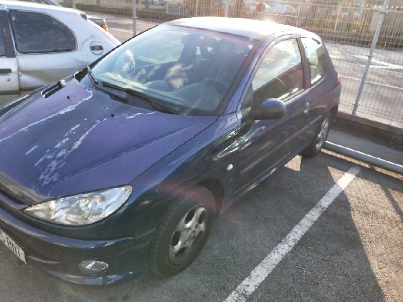peugeot 206 berlina del año 2001