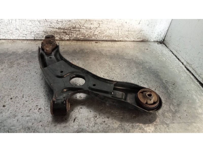 Recambio de brazo suspension inferior delantero izquierdo para kia carens ( ) business referencia OEM IAM   
