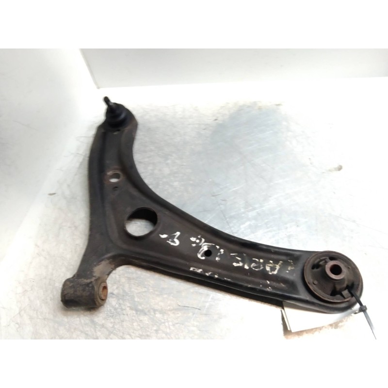 Recambio de brazo suspension inferior delantero derecho para toyota yaris (ncp1/nlp1/scp1) 1.3 cat referencia OEM IAM   