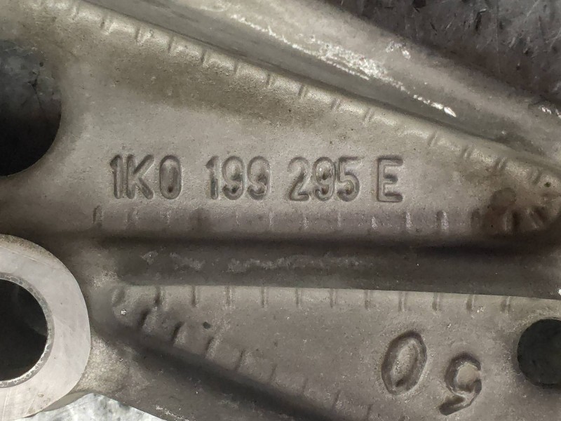 Recambio de brazo suspension inferior delantero izquierdo para volkswagen golf vi (5k1) advance referencia OEM IAM 1K0199295E  