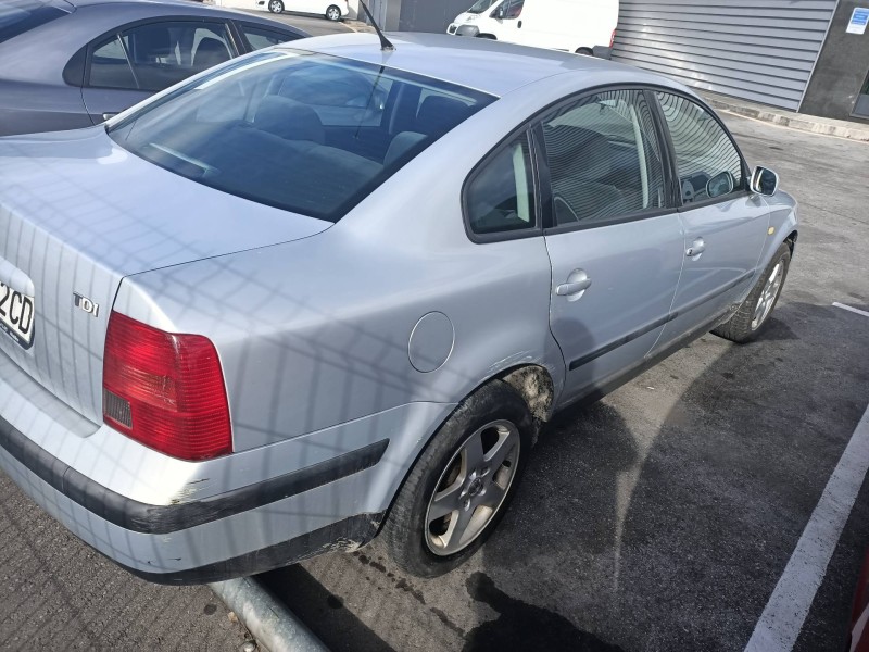 volkswagen passat berlina (3b2) del año 1999