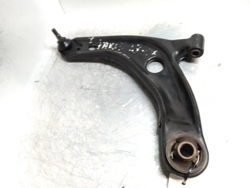 Recambio de brazo suspension inferior delantero izquierdo para toyota yaris (ksp9/scp9/nlp9) 1.3 cat referencia OEM IAM   