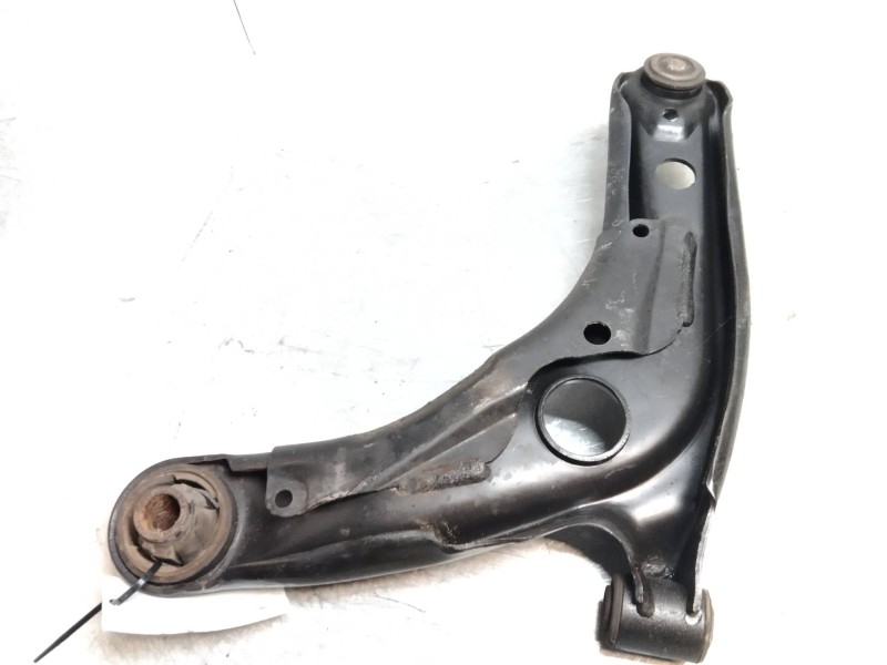 Recambio de brazo suspension inferior delantero derecho para toyota yaris 1.4 turbodiesel cat referencia OEM IAM   