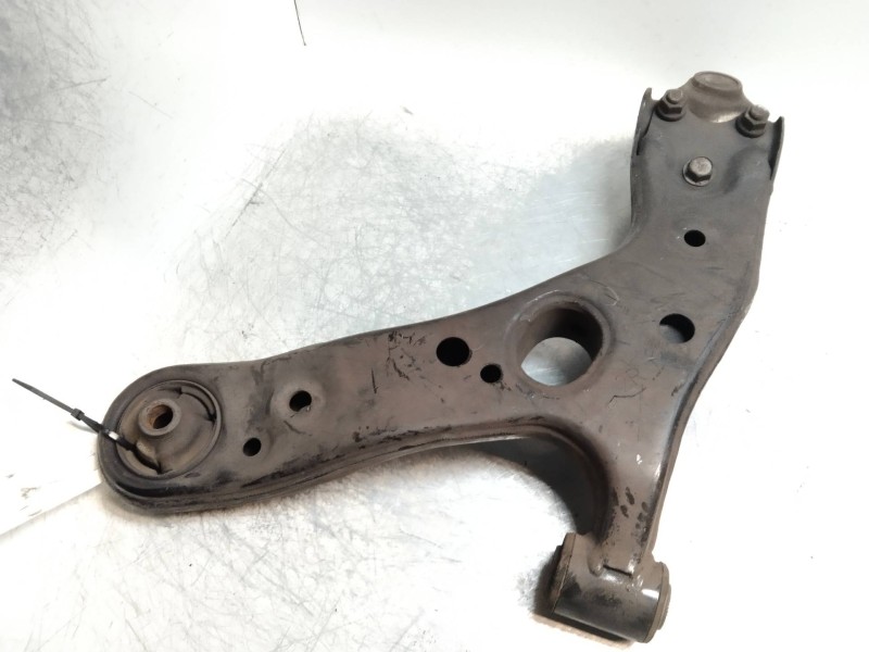 Recambio de brazo suspension inferior delantero derecho para toyota verso active referencia OEM IAM   