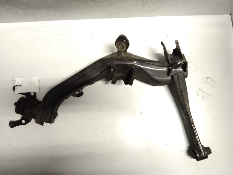 Recambio de brazo suspension inferior trasero derecho para toyota avensis wagon (t25) 2.0 turbodiesel cat referencia OEM IAM   