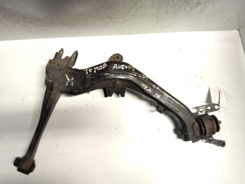 Recambio de brazo suspension inferior trasero derecho para toyota avensis berlina (t25) 2.2 d-4d cat referencia OEM IAM   