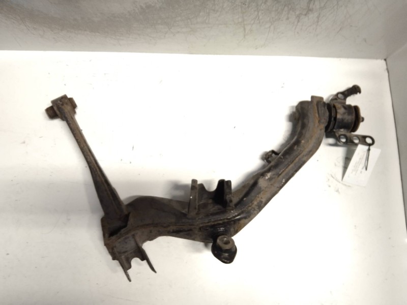 Recambio de brazo suspension inferior trasero derecho para toyota avensis berlina (t25) referencia OEM IAM   