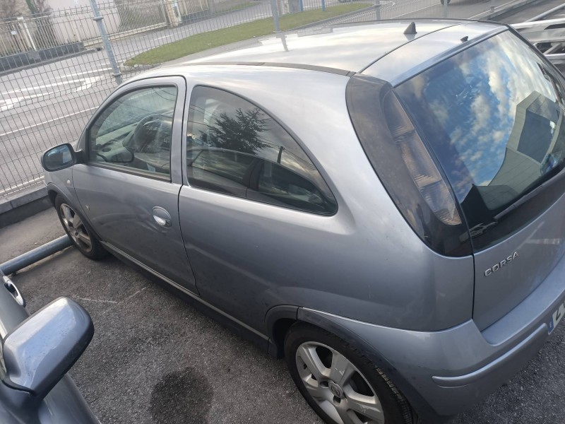 opel corsa c del año 2004