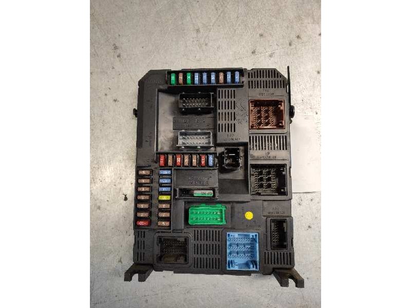 Recambio de caja reles / fusibles para peugeot 208 allure referencia OEM IAM 9678355980 N03 20120229