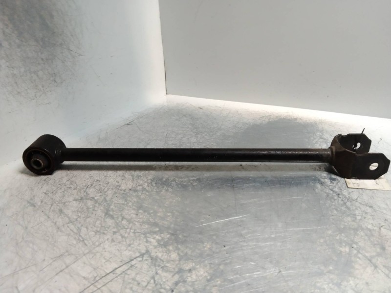 Recambio de tirante trasero izquierdo para toyota avensis berlina (t 22) 2.0 turbodiesel cat referencia OEM IAM   