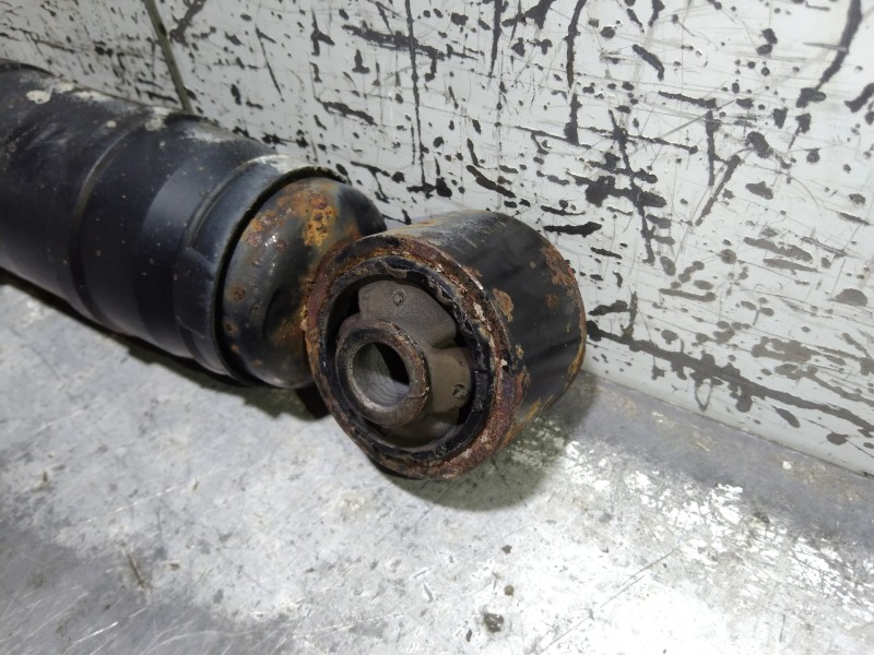 Recambio de amortiguador trasero izquierdo para opel combo (corsa c) familiar referencia OEM IAM   