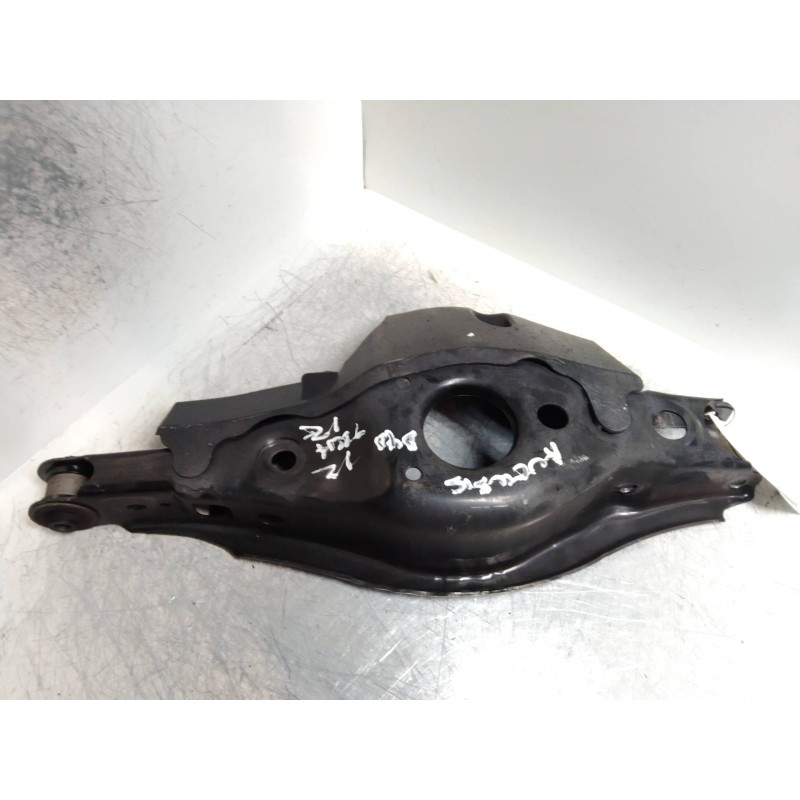 Recambio de brazo suspension inferior trasero izquierdo para toyota avensis cross sport (t27) advance referencia OEM IAM   