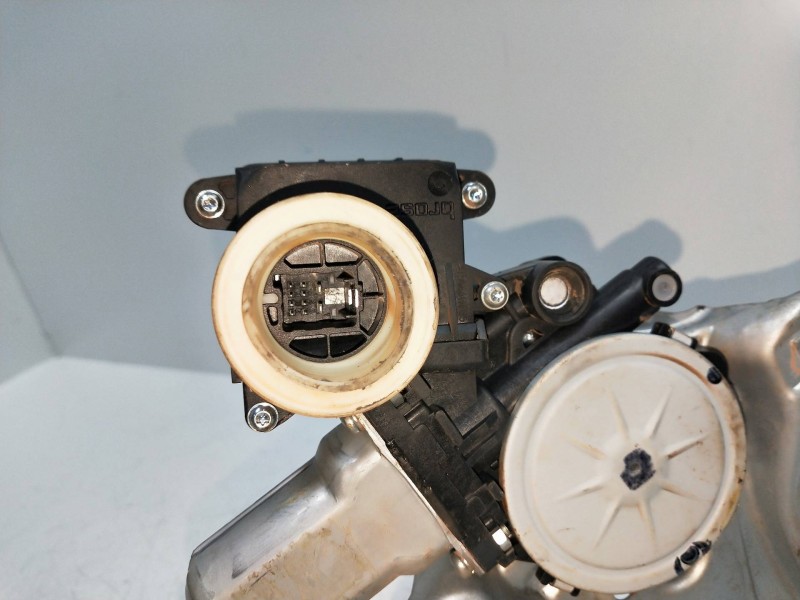 Recambio de elevalunas trasero derecho para toyota avensis (t27) premium referencia OEM IAM 8570202020 961919101 6983005131 4P