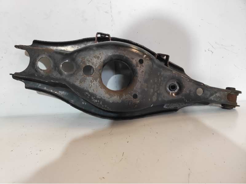 Recambio de brazo suspension inferior trasero derecho para toyota avensis (t27) premium referencia OEM IAM   4871005090
