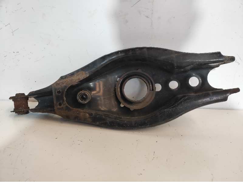 Recambio de brazo suspension inferior trasero derecho para toyota avensis (t27) premium referencia OEM IAM   4871005090