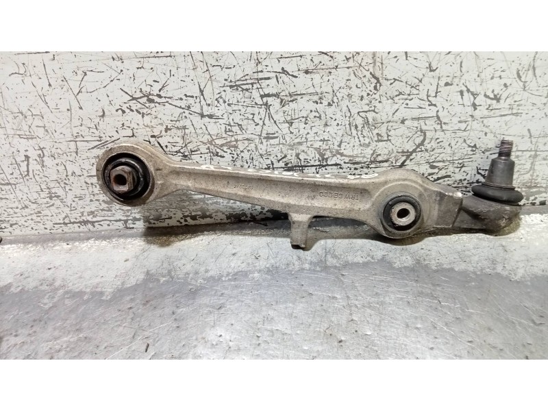 Recambio de brazo suspension inferior delantero derecho para audi a4 avant (b5) 2.5 tdi referencia OEM IAM 4D047155P  