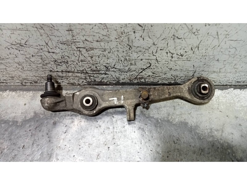 Recambio de brazo suspension inferior delantero izquierdo para audi a4 avant (b5) 2.5 tdi referencia OEM IAM 4D0407155P  