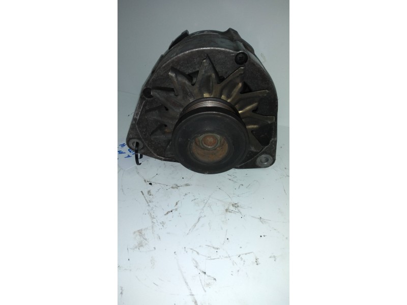 Recambio de alternador para audi 100 berlina (443) sport referencia OEM IAM 0120468070 077903015 BOSCH 