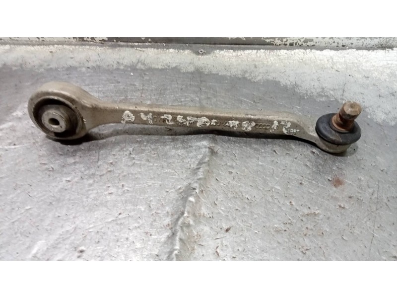 Recambio de brazo suspension superior delantero izquierdo para audi a4 avant (b5) 2.5 tdi referencia OEM IAM 8D0407507E  