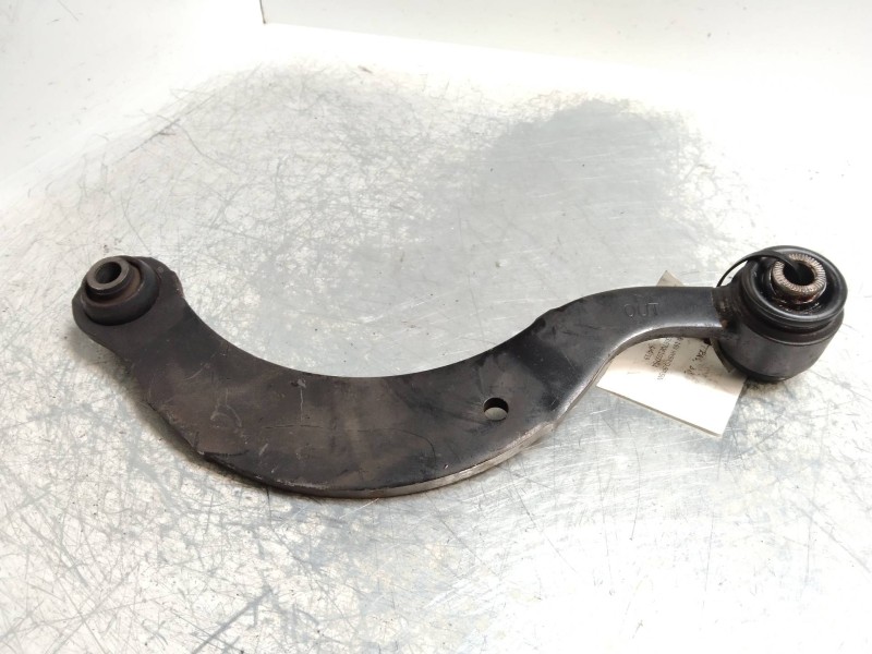 Recambio de brazo suspension inferior trasero derecho para toyota auris touring sports (e18) 1.8 16v cat (híbrido) referencia OE