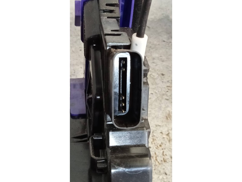 Recambio de motor cierre centralizado trasero derecho para kia carens ( ) business referencia OEM IAM 81420A4030  