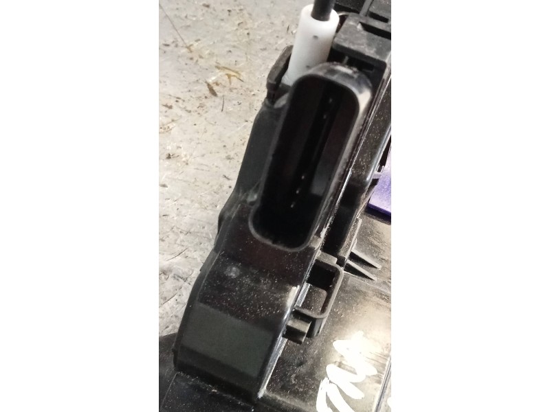 Recambio de motor cierre centralizado trasero izquierdo para kia carens ( ) business referencia OEM IAM 81410A4030  