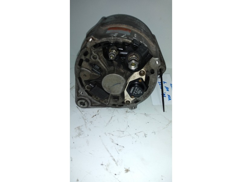 Recambio de alternador para audi 100 berlina (443) sport referencia OEM IAM 0120468070 077903015 BOSCH 