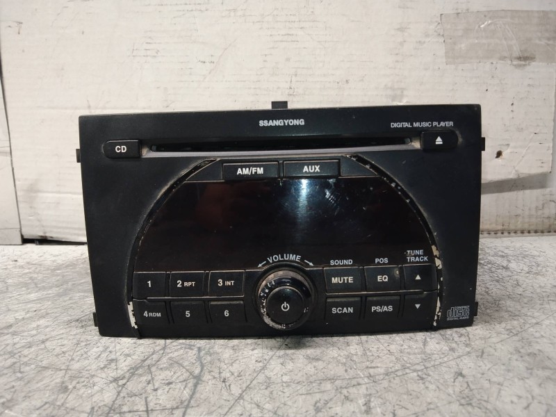 Recambio de sistema audio / radio cd para ssangyong rexton 270 xvt limited referencia OEM IAM MCD8300E2  