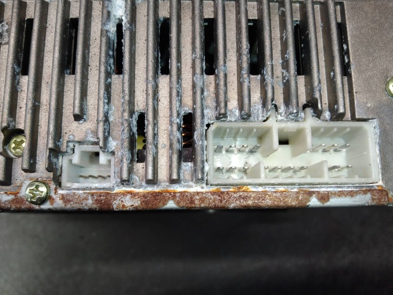 Recambio de sistema audio / radio cd para ssangyong rexton 270 xvt limited referencia OEM IAM MCD8300E2  