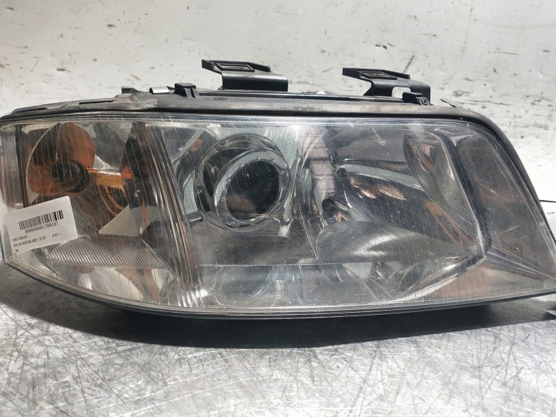 Recambio de faro derecho para audi a6 berlina (4b2) 1.9 tdi referencia OEM IAM   