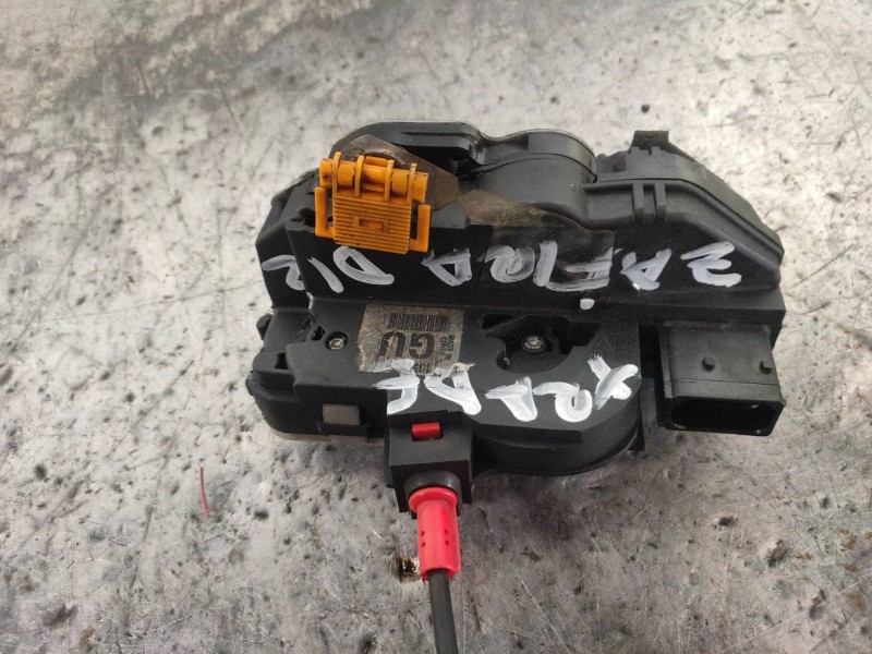 Recambio de motor cierre centralizado trasero derecho para opel zafira tourer excellence referencia OEM IAM   