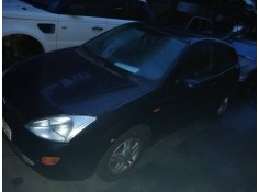 ford focus berlina (cak) del año 2000