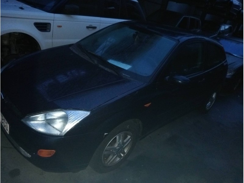 ford focus berlina (cak) del año 2000