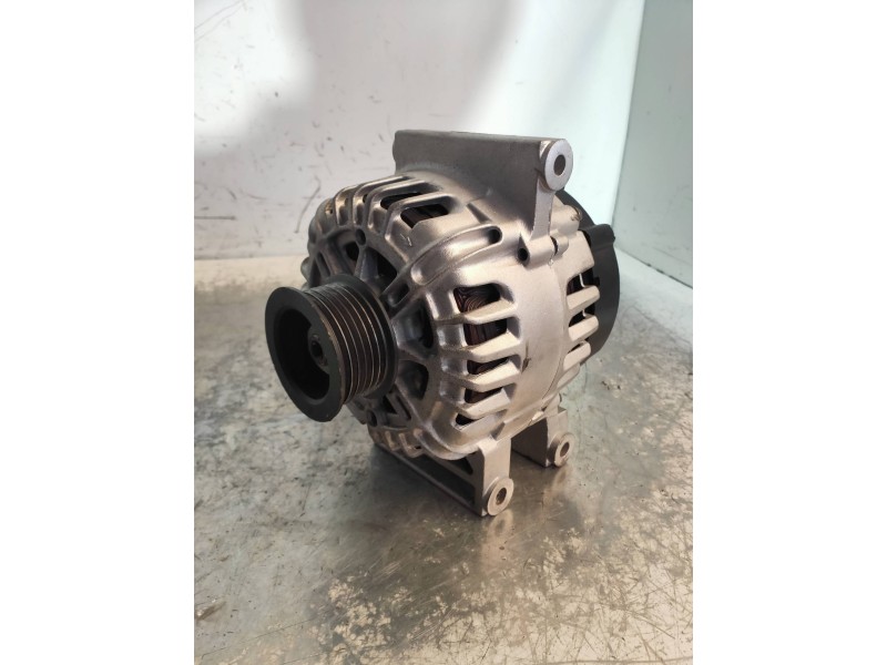 Recambio de alternador para opel zafira tourer excellence referencia OEM IAM 2618063A 13586366 TG12C155 95519901 VALEO
