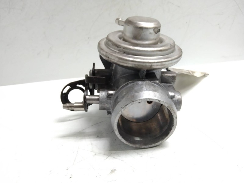 Recambio de valvula egr para volkswagen polo (9n1) highline referencia OEM IAM 038129637B  