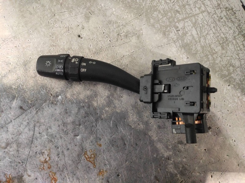 Recambio de mando luces para kia carnival 2.9 crdi cat referencia OEM IAM 934104D200  