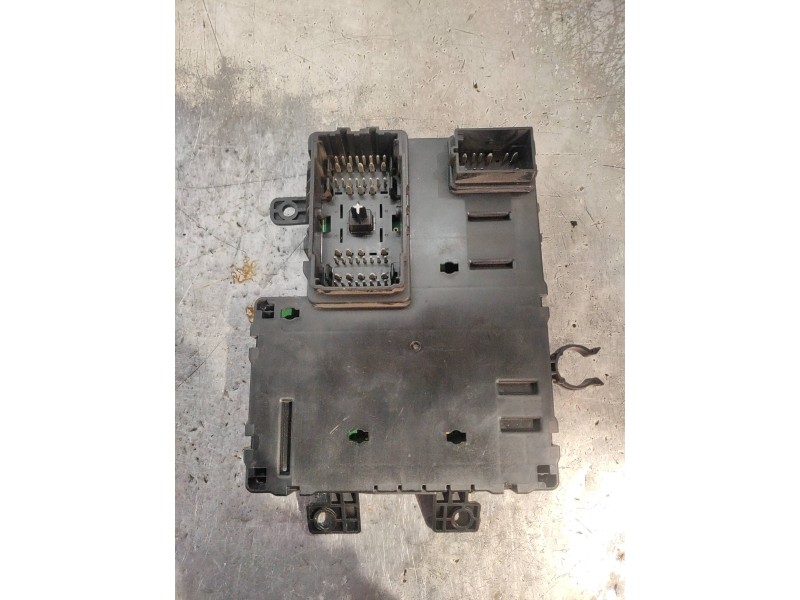 Recambio de caja reles / fusibles para kia carnival 2.9 crdi cat referencia OEM IAM 919544D270  