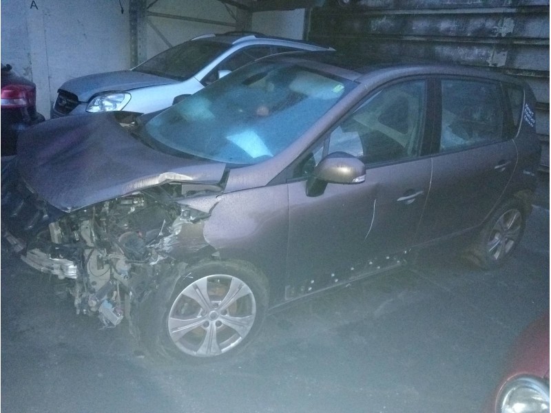 renault scenic iii del año 2012