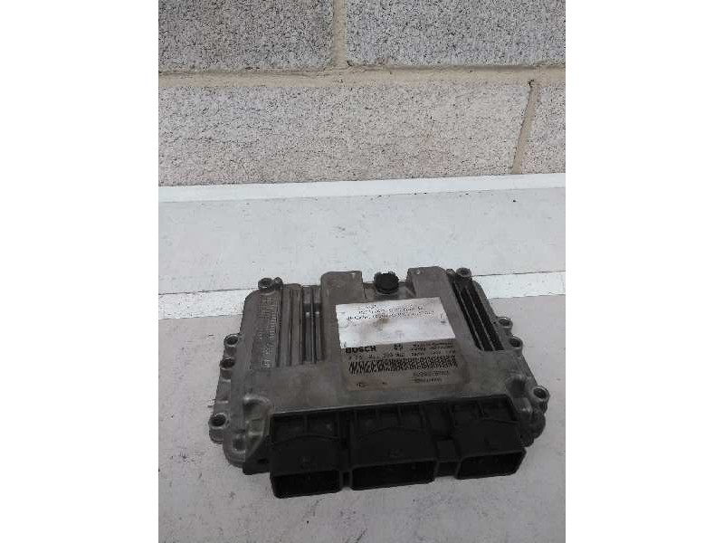Recambio de centralita motor uce para renault megane ii classic berlina 1.9 dci diesel referencia OEM IAM 0281011390 8200310863 