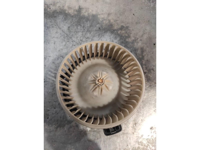 Recambio de motor calefaccion para kia carnival 2.9 crdi cat referencia OEM IAM F00S33F005  