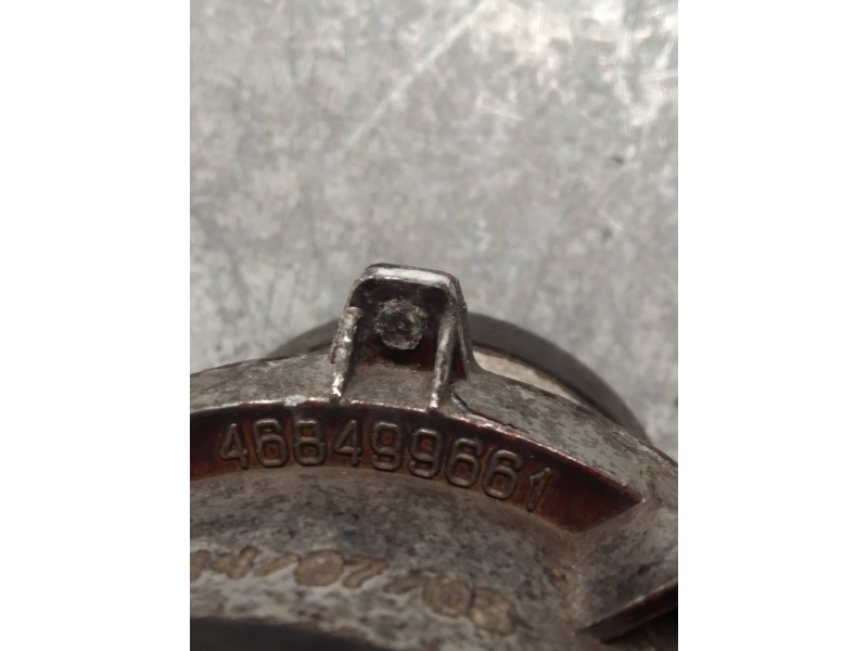 Recambio de faro antiniebla derecho para fiat punto berlina (188) 1.4 16v sporting referencia OEM IAM 468499661  