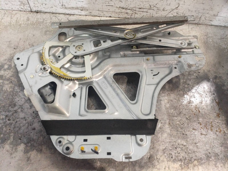 Recambio de elevalunas delantero derecho para kia carnival 2.9 crdi cat referencia OEM IAM 824604D000 2621003570 