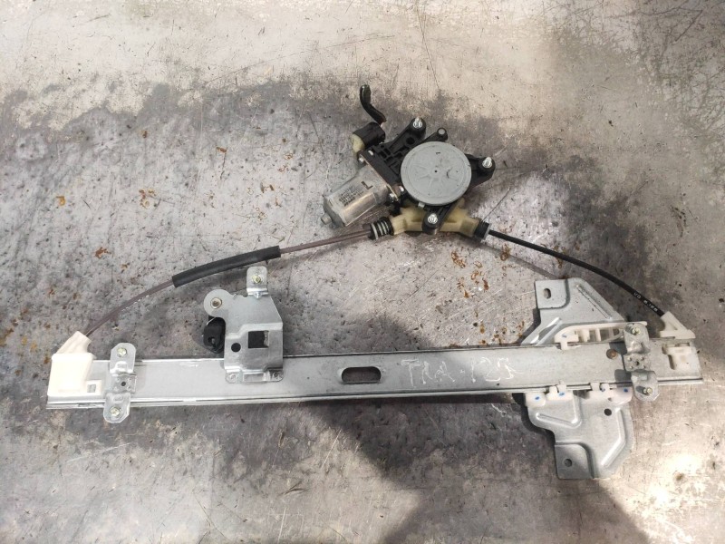 Recambio de elevalunas trasero izquierdo para kia carnival 2.9 crdi cat referencia OEM IAM 824504D020 2621003600 