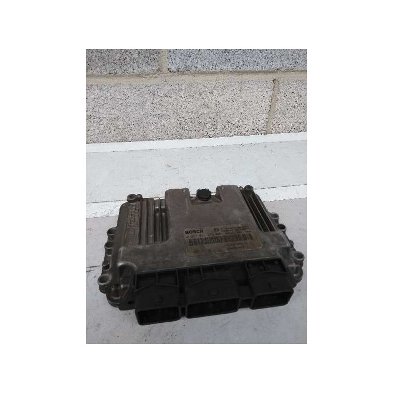 Recambio de centralita motor uce para renault megane ii classic berlina 1.9 dci diesel referencia OEM IAM 0281011275 8200305678 