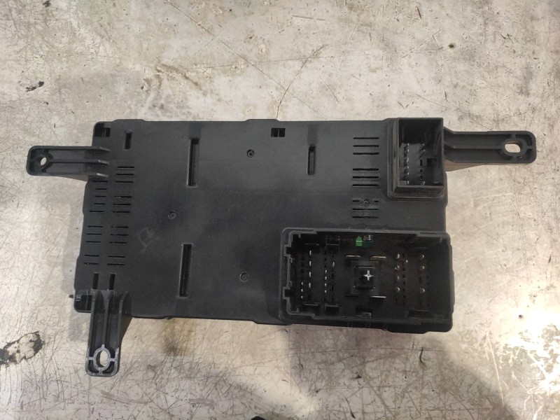 Recambio de caja reles / fusibles para kia carnival 2.9 crdi cat referencia OEM IAM 919584D080  