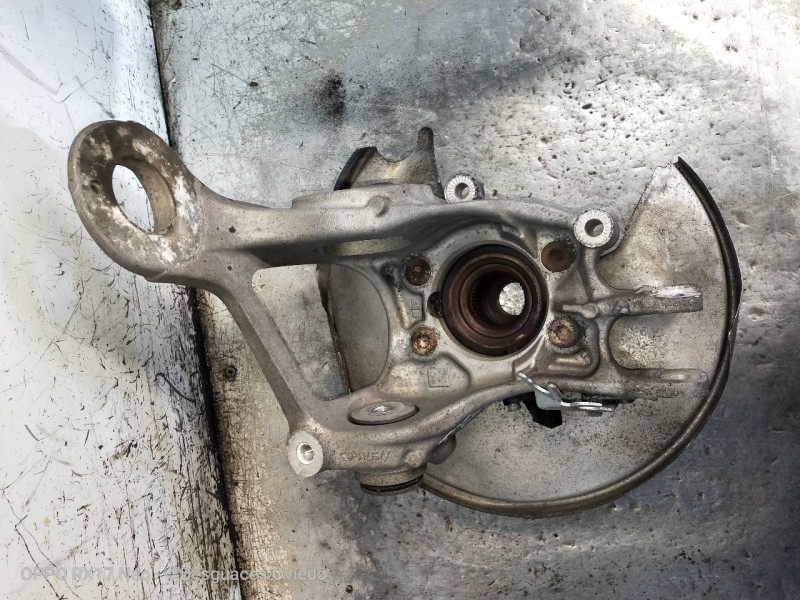 Recambio de mangueta trasera derecha para audi a5 coupe (8t) 3.0 tdi quattro referencia OEM IAM   