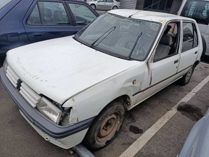 peugeot 205 berlina del año 1995