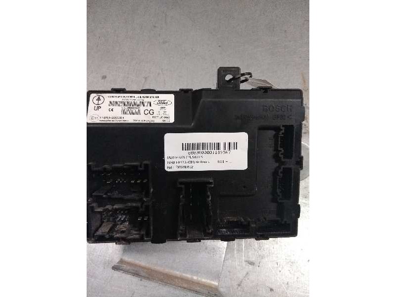 Recambio de caja reles / fusibles para ford fiesta (cb1) ambiente referencia OEM IAM F005V00962 8V5115K600CG 116RA000084 2027109