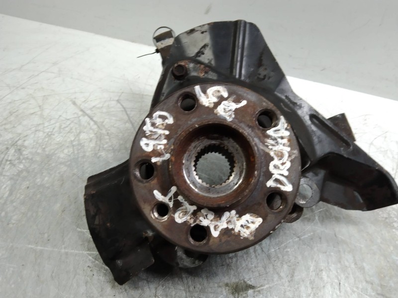 Recambio de mangueta delantera derecha para peugeot expert kombi 1.9 turbodiesel referencia OEM IAM   
