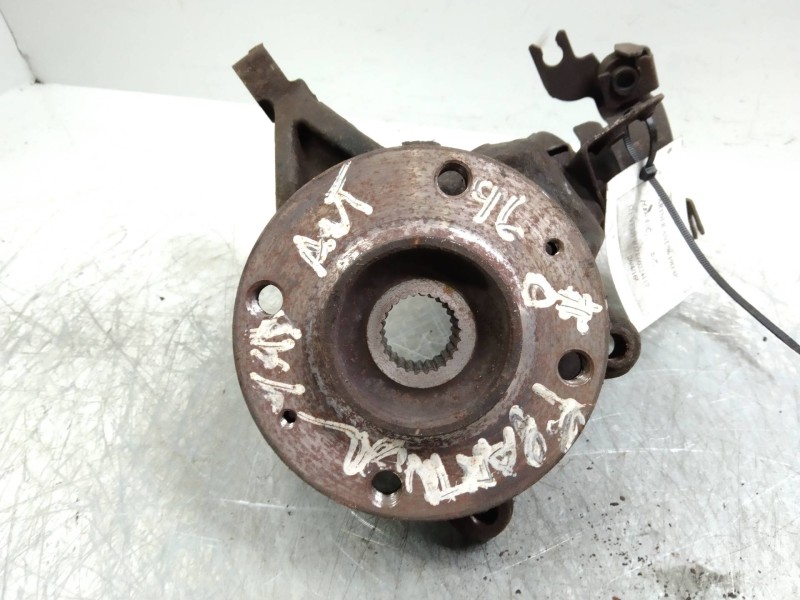 Recambio de mangueta delantera derecha para peugeot partner (s2) referencia OEM IAM    Recambio de mangueta delantera derecha para peugeot partner (s2) referencia OEM IAM